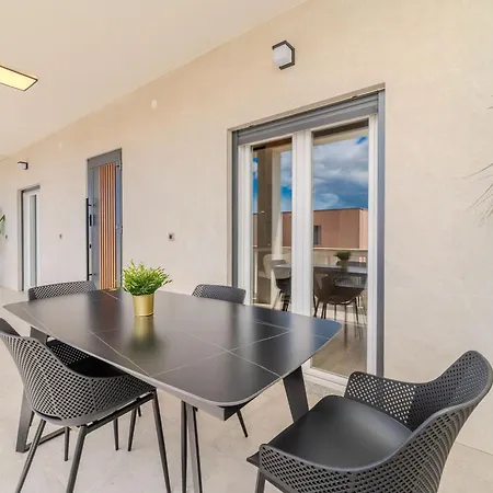 Design Dijan Apartamento Sukošan