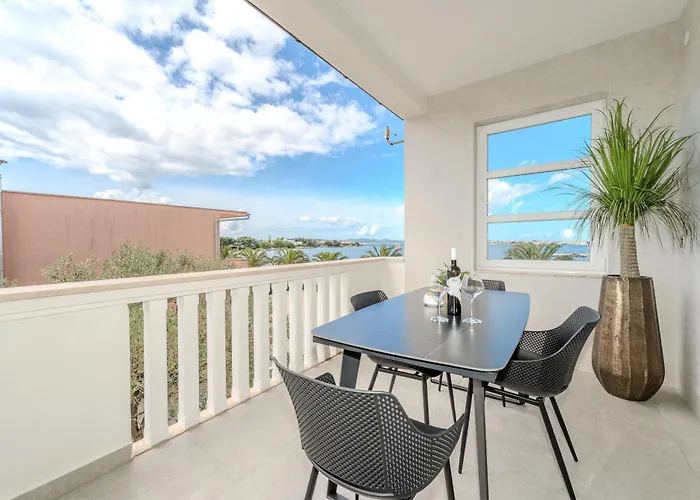 Design Dijan * Сукошан