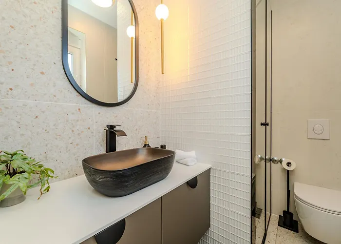 Design Dijan Сукошан